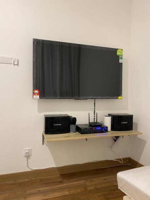 Cinema, Karaoke, Swimming Pool, Near Klcc Pangsapuri *